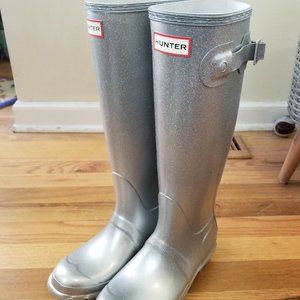 NWOT Cosmic Silver Hunter Boots US 6